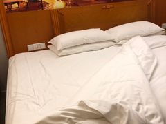 -维也纳酒店(华为广州研发中心罗冲围店)