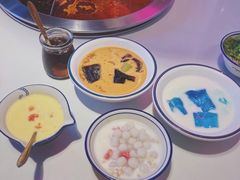 小甜品-卤校长重庆火锅(国兴店)