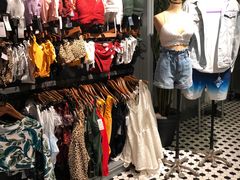 -Hollister(天环广场店)