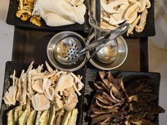 -蘑统田下·野生菌火锅