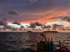 -Sunset Bar(丹绒亚路香格里拉店)