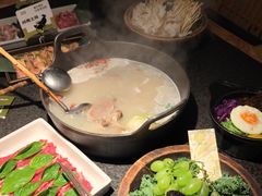 -三出山火锅(南京万象天地店)