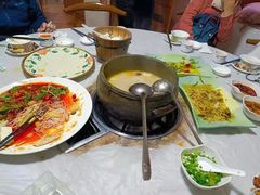 -鲁朗纳麦石锅鸡庄园
