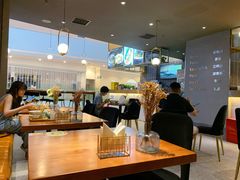 -POKEE VIA&Brunch·维娅(重庆来福士店)