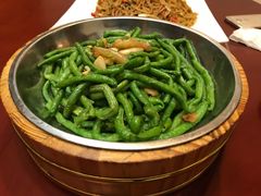 -新一家农家菜(华景新城店)