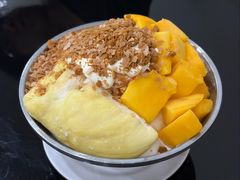榴莲芒果芝士奶盖绵绵冰-水牛奶皇后糖水铺(深圳总店)