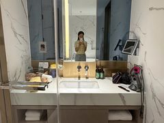 -苏州金鸡湖中茵皇冠假日酒店