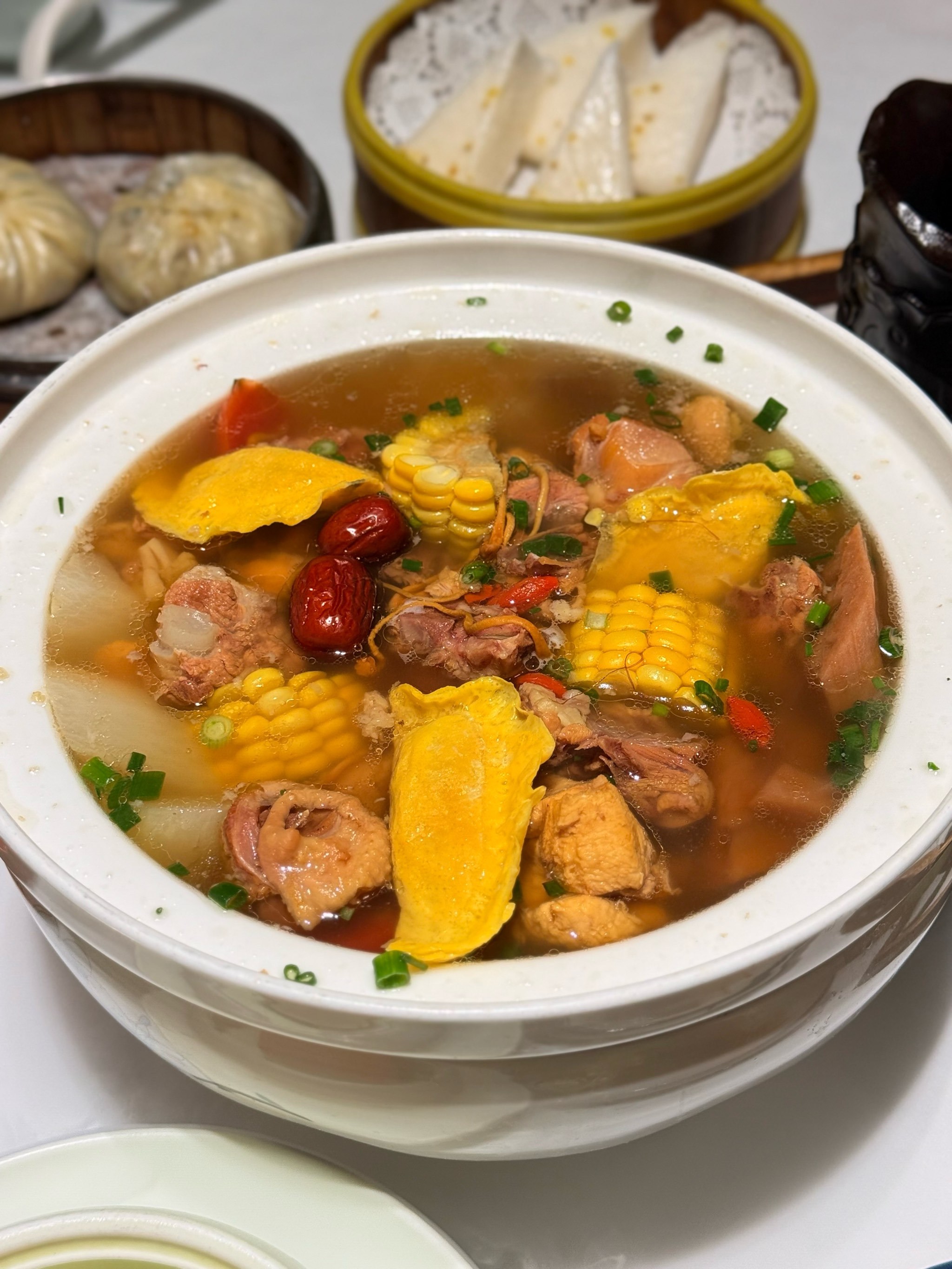 钟楼附近,腿着就来吃啦🍑