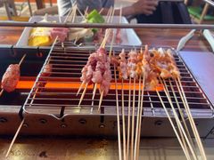 -哈尔滨小酒馆·鲜肉现穿自助烧烤(康新花园店)