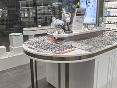 -GOOMI久米眼镜·蔡司·依视路·明月官方授权店(龙德紫金店)
