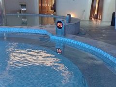 -涨巢·潮玩水疗局