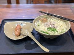-亮亮面馆(经六路店)