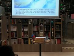 -钟书阁(群光广场店)