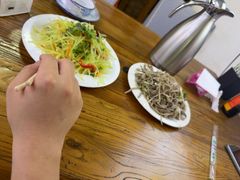 -溢心园香河肉饼总店