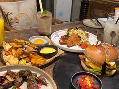 -HIGH FIVE哈福手工汉堡(桂林路店)