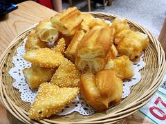 油条-弄堂咪道-饭香·面香·馄饨香(汇锦广场店)