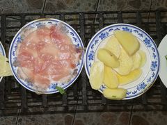 -东巴谷野生菌火锅餐厅