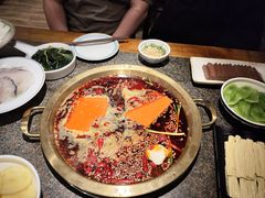 -小天鹅火锅·一线江景洪鼎旗舰店(洪崖洞店)