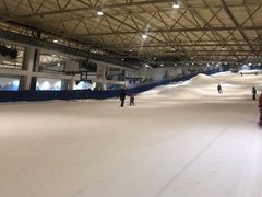 -乔波室内滑雪场