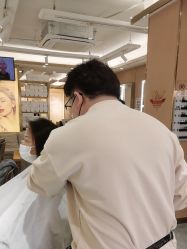 -一東造型烫发染发