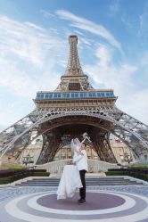 -现代经典婚纱摄影