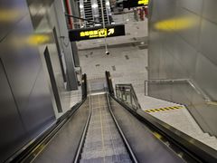 -康新公路(地铁站)