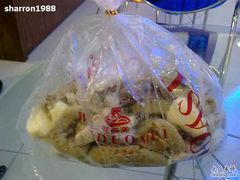 蛋糕边-味多美(比如世界店)