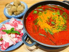-毛辣果·贵州红酸汤牛肉火锅(西单店)