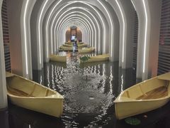 -涨巢·潮玩水疗局