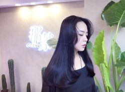 -变画·发型STUDIO