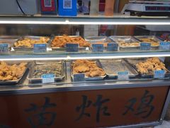 面包甜点陈列柜-春苗炸鸡