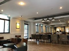 大堂-星巴克臻选(广州沙面店)