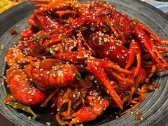 -肥肥虾庄·金牌油焖大虾(汉街SKP店)