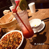 上海的胡桃里更都市化一点,镇江的这个没什么感觉是真的