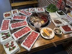 -来龍儿鲜切牛肉自助老火锅