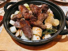 安格斯铁板蒜香牛肉-BROWNSTONE布朗石西班牙餐厅(富城店)