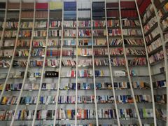 -钟书阁(松江泰晤士小镇店)