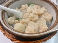 自制菌菇鱼面筋砂锅-光明邨大酒家(淮海路店)