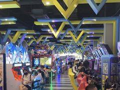 -反斗乐园π·电玩·高空拓展·蹦床(龙华天虹店)