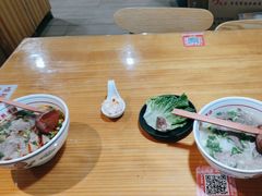 -小椒羊.羊肉粉 龙虾 羊肉串(新地旗舰店)