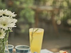 -彳亍咖啡·这里(水湾路店)