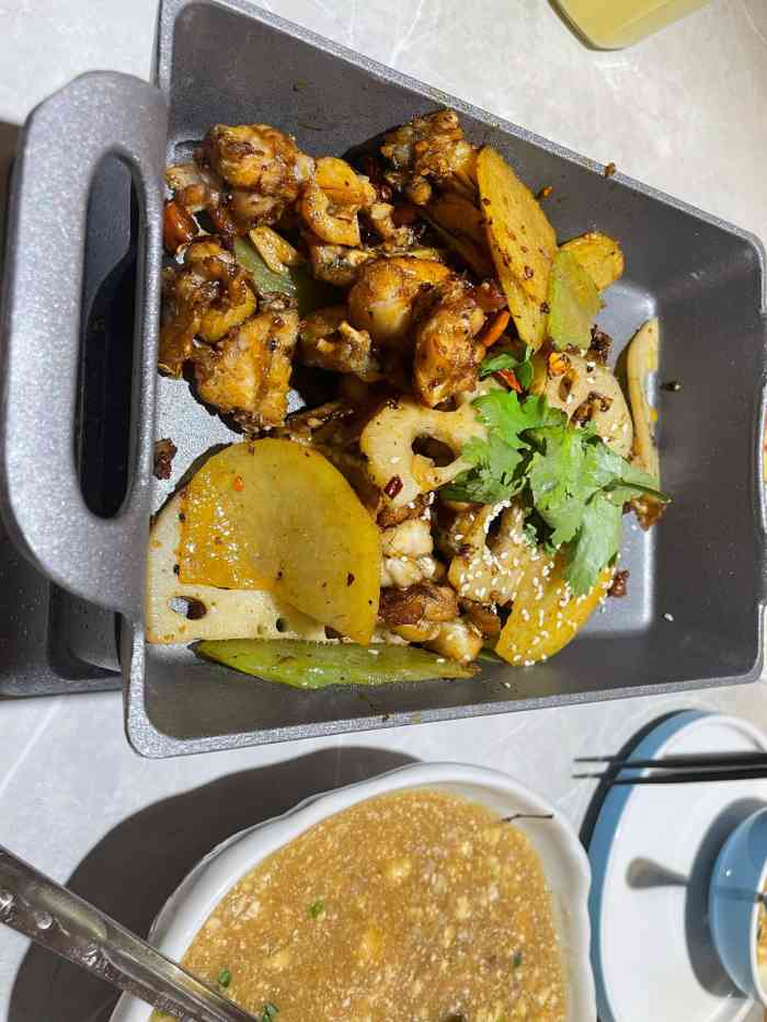 小肥猫餐厅(万朵城店)-"[薄荷]环境:首先不得不承认是一家环境.