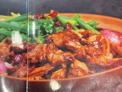 -胡须佬鸡煲四季火锅店(石厦西村直营店)