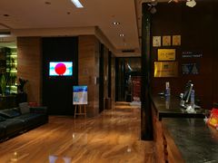 -武汉光谷广场杨家湾地铁站怡程酒店