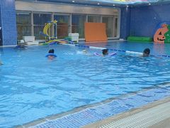 -戊辰亲子游泳俱乐部