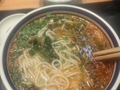 -云阿蛮云南生烫牛肉米线(奉贤路店)