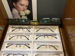 -回瑞眼镜·蔡司·依视路官方授权店(广益路万达店)