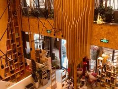 -新华里咖啡书吧(新华书店小寨店)