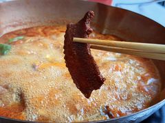 -毛辣果·贵州红酸汤牛肉火锅(西单店)