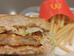 -麦当劳(岚皋路品尊国际店)